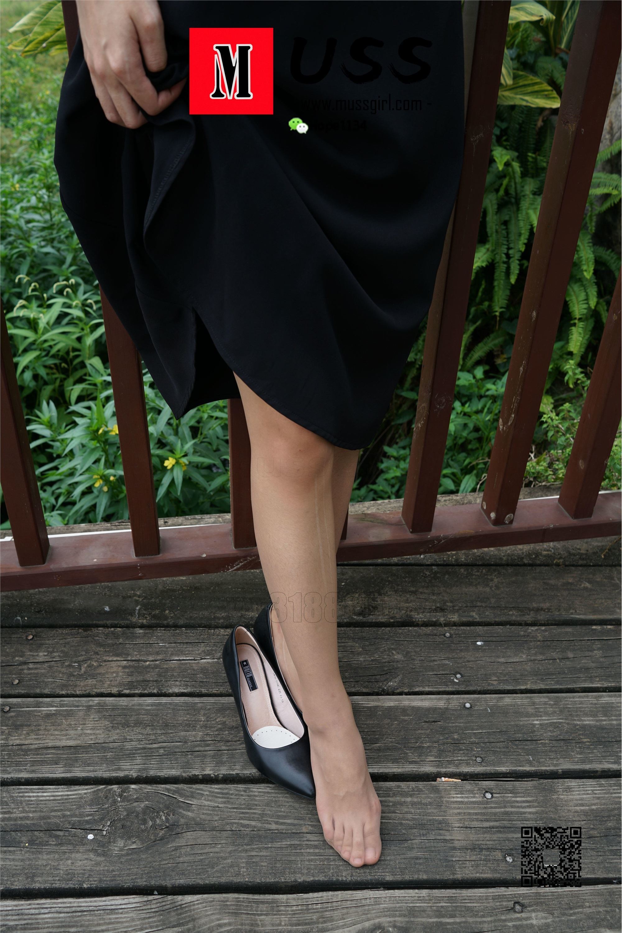 MussGirl慕丝女郎  NO.093 咖啡厅休闲足秀